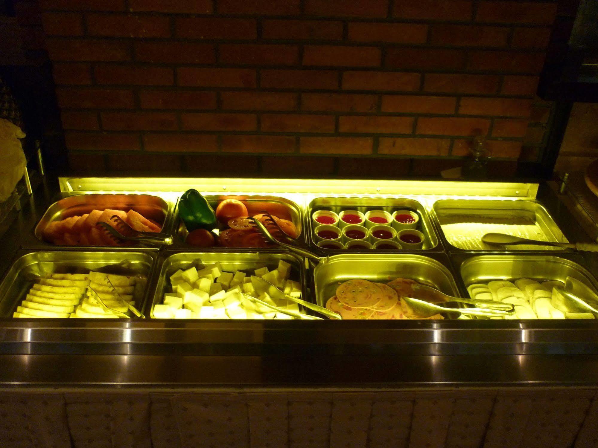 Promenade Hotel Zalqa Zewnętrze zdjęcie