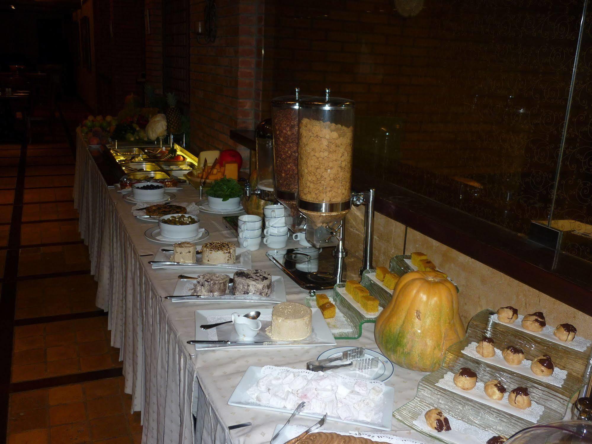 Promenade Hotel Zalqa Zewnętrze zdjęcie