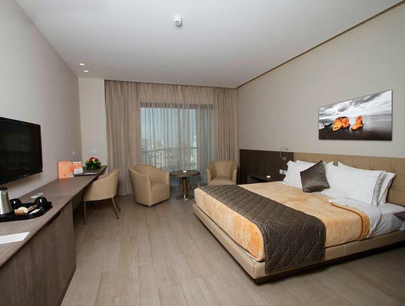 Promenade Hotel Zalqa Zewnętrze zdjęcie