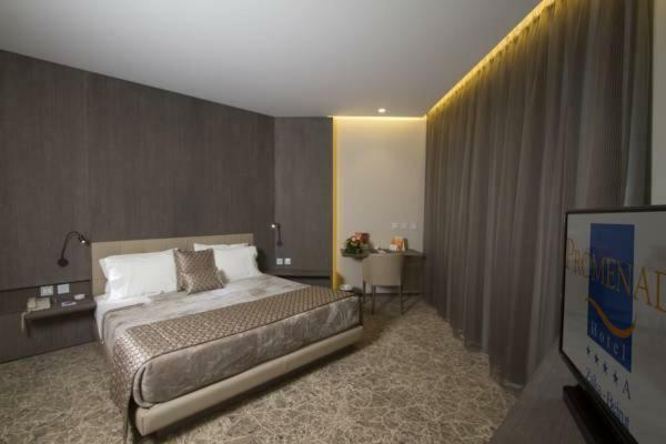 Promenade Hotel Zalqa Zewnętrze zdjęcie